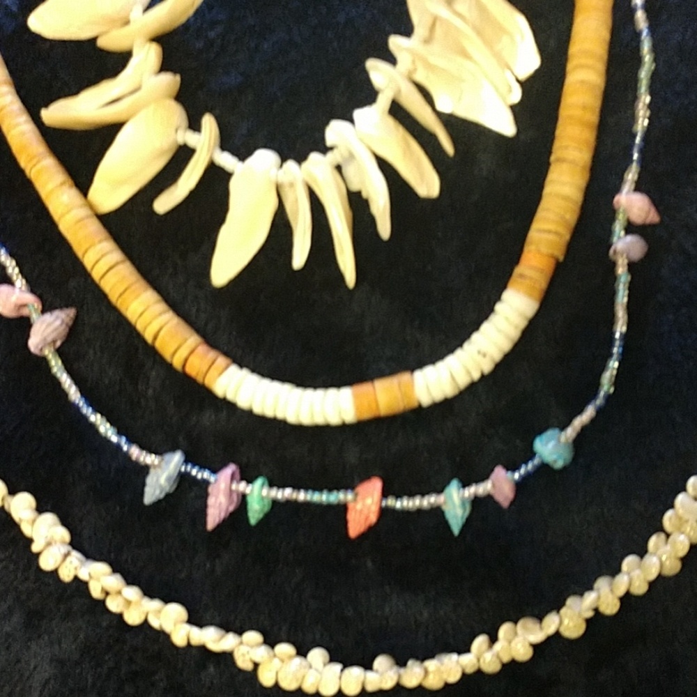 4 piece Shell beach necklace set, EUC